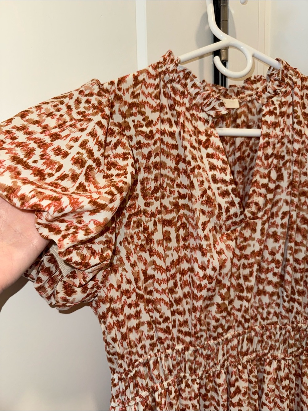 entro Rust and Cream Puff Sleeve Midi Dress - Picture 4 of 4